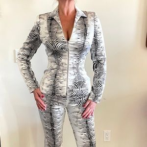 BLACK FRIDAY Beautiful silky pant suit silver white with black GREAT condition